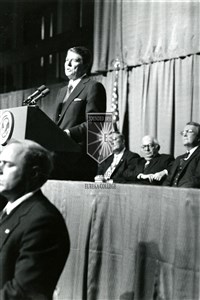 Image description is not available for 1984.257